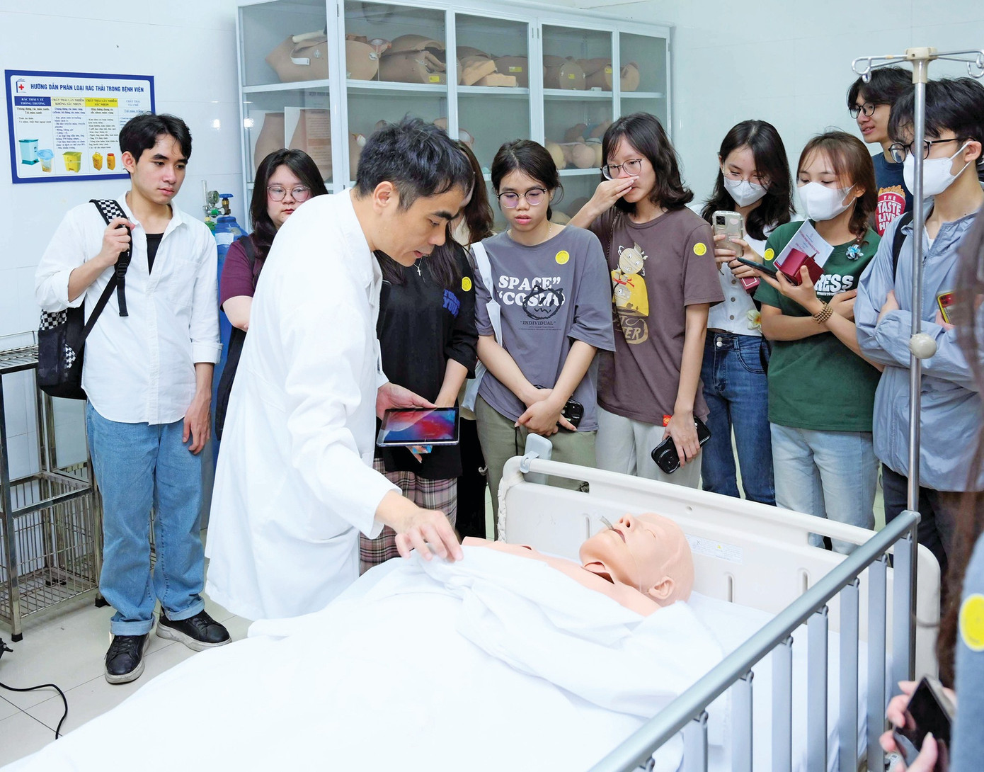 2 1764551221609 1764551221905168418465