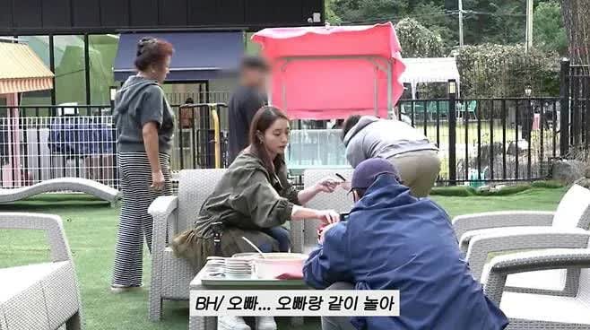 Khoảnh khắc đáng yêu của Lee Byung Hun với con gái được lan truyền rộng rãi - Ảnh 5.