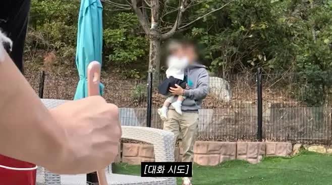 Khoảnh khắc đáng yêu của Lee Byung Hun với con gái được lan truyền rộng rãi - Ảnh 1.