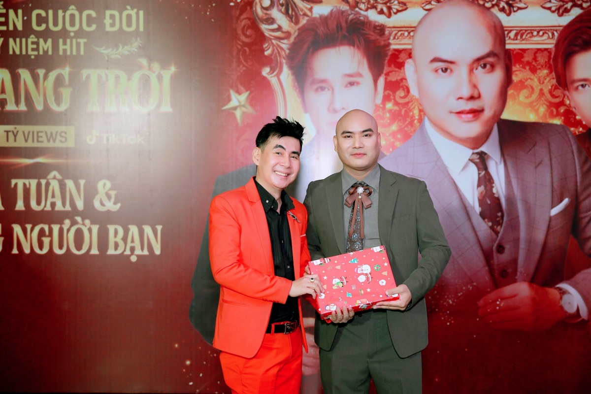 Ca nhạc sĩ A Tuân ăn mừng hit 2 tỷ view hậu đổ vỡ hôn nhân- Ảnh 3.