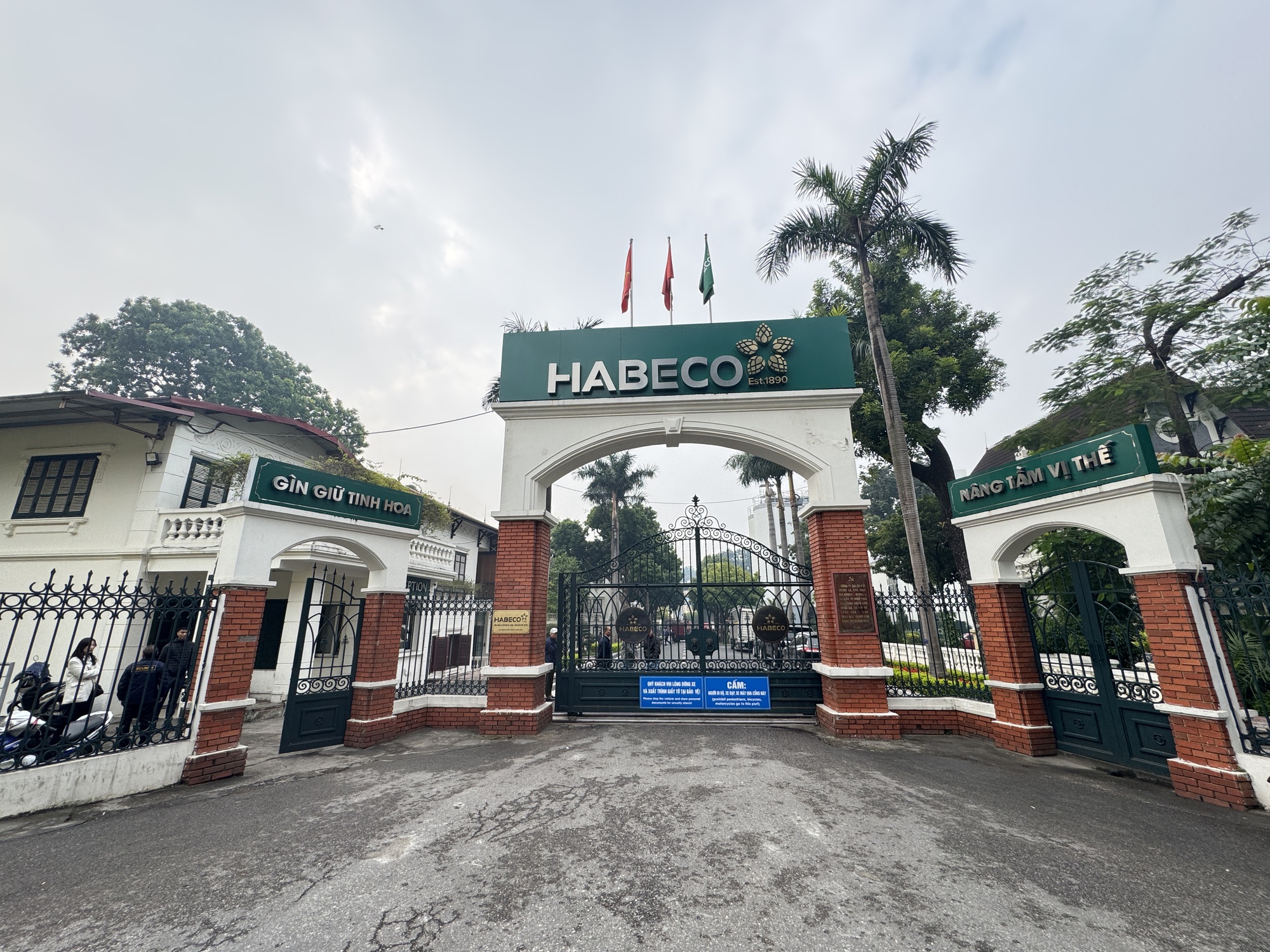 Ch&aacute;y Nh&agrave; m&aacute;y Bia H&agrave; Nội Habeco g&acirc;y hoang mang dư luận v&agrave;o S&aacute;ng 1 / 12 - Ảnh 1.