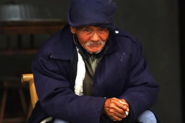 Khi về già, con người có 3 nỗi sợ!- Ảnh 1.