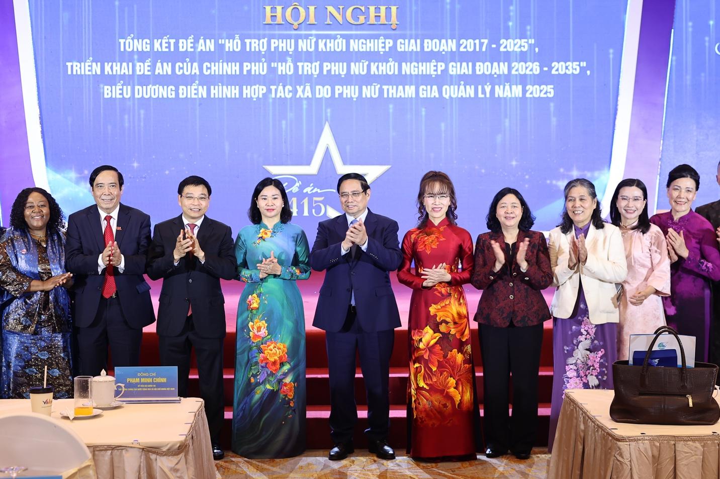 Tiến sĩ Nguyễn Thị Phương Thảo: Chị em ch&iacute;nh l&agrave; những &ldquo;nữ chiến binh thầm lặng&rdquo; của kinh tế tư nh&acirc;n - Ảnh 10.