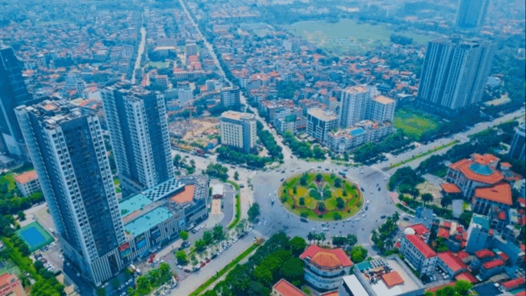 Tỉnh từng là nhỏ nhất Việt Nam đang 'lớn nhanh như thổi' với sân bay hàng đầu thế giới, cảng cạn, cao tốc - Ảnh 1.