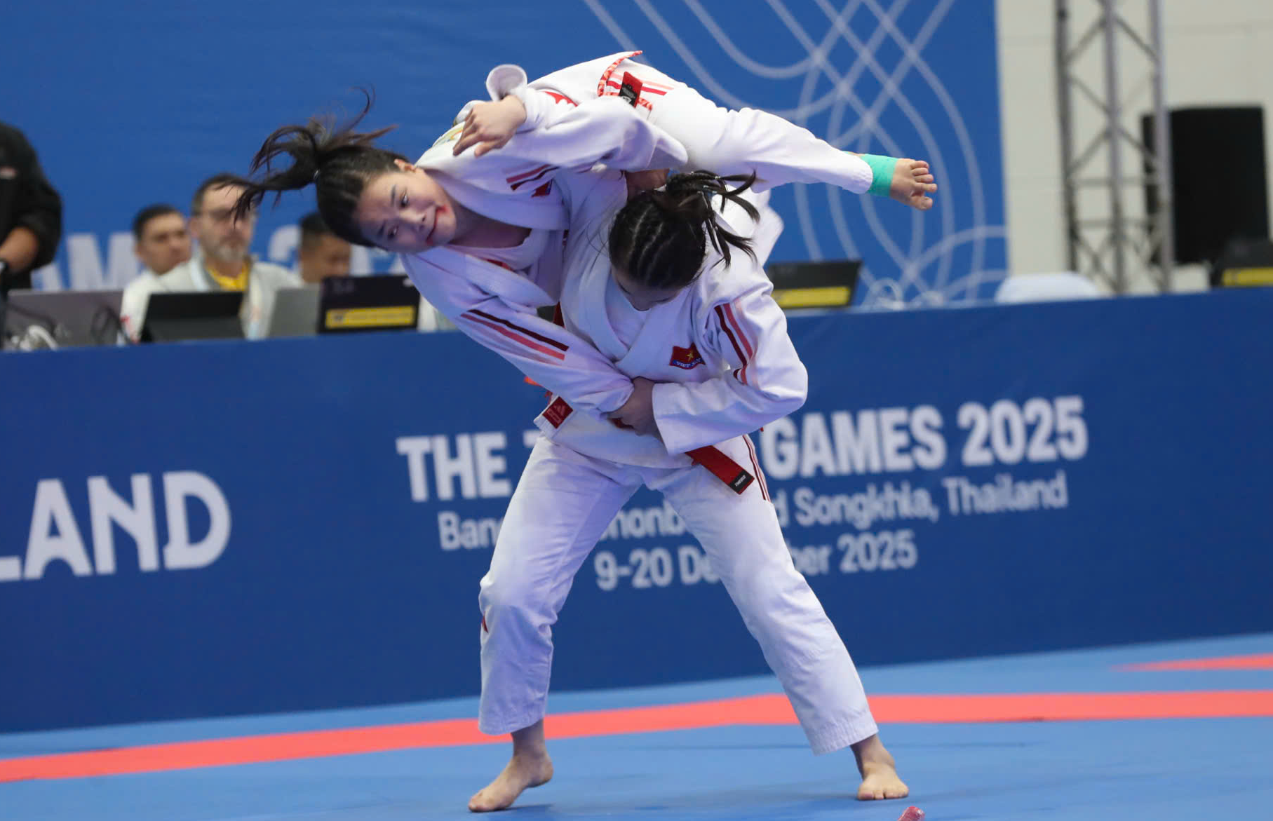 SEA Games 33: Thể thao Việt Nam "ẵm" Huy chương đầu tiên tại SEA Games - Ảnh 1.
