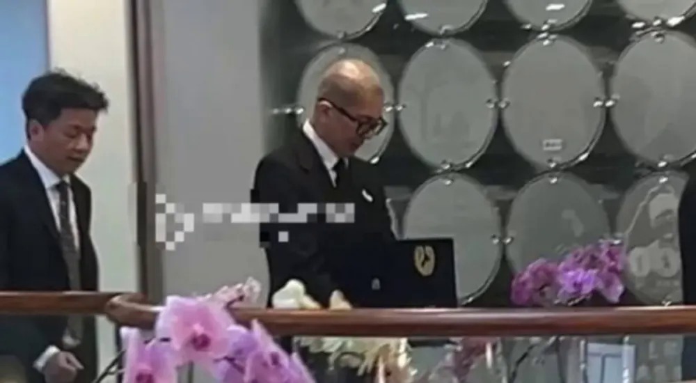 343 ngày tang tóc của showbiz: Hơn chục sao đột tử, hết tự sát, bạo bệnh lại đến tai nạn ngã lầu đầy uẩn khúc- Ảnh 5.