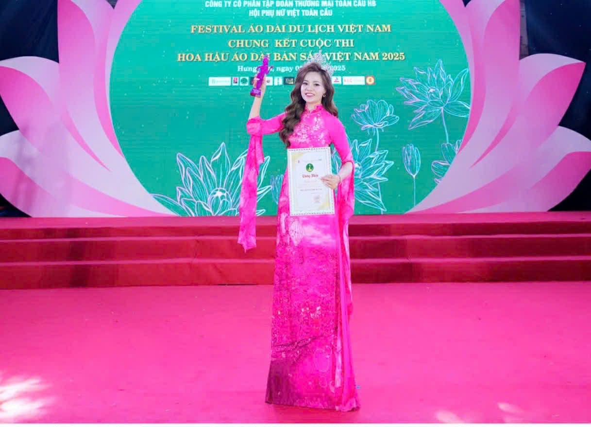 NTK Nhung Cao: "Áo dài không chỉ để mặc mà để kể về tâm hồn người phụ nữ Việt Nam" - Ảnh 1. NTK Nhung Cao: "Áo dài không chỉ để mặc mà để kể về tâm hồn người phụ nữ Việt Nam" - Ảnh 1.