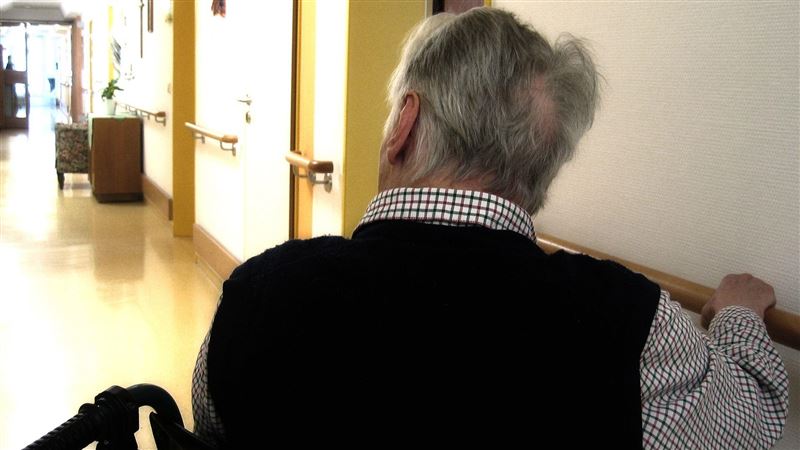 Người đàn ông có tiền, sống trong viện dưỡng lão cao cấp nhưng vì 1 câu nói mà cảm thấy "khốn khổ": Hóa ra người già chỉ thực sự vui vẻ khi được thế này- Ảnh 2.