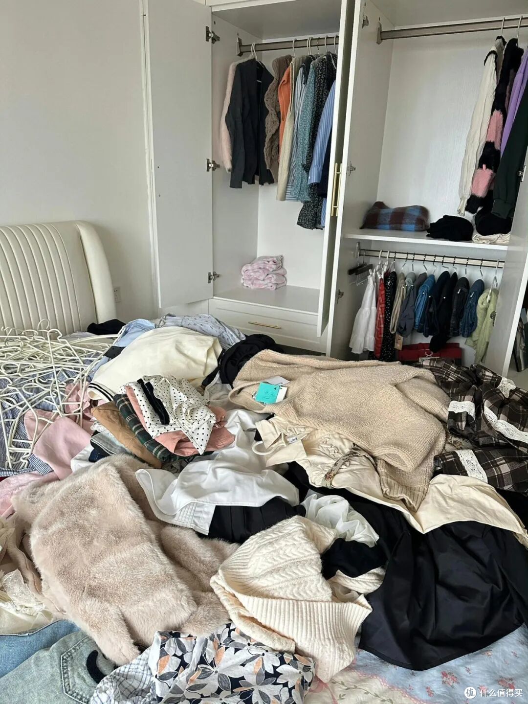 Bước vào tuổi 40 và 5 món đồ nên bỏ để sống nhẹ nhàng hơn - Ảnh 2. Bước vào tuổi 40 và 5 món đồ nên bỏ để sống nhẹ nhàng hơn - Ảnh 2.