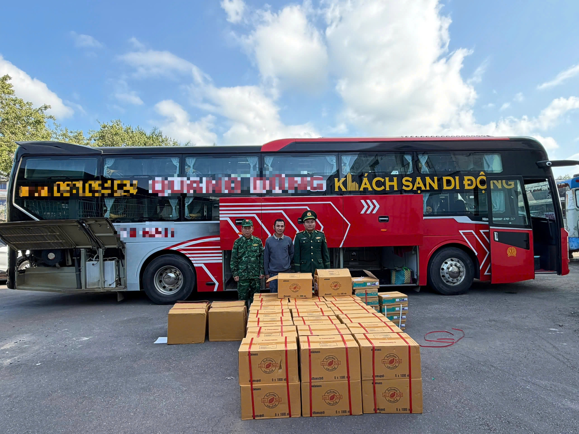 Thuê khách sạn di động chở thuốc bảo vệ thực vật không rõ nguồn gốc vào TP HCM - Ảnh 1. Thuê khách sạn di động chở thuốc bảo vệ thực vật không rõ nguồn gốc vào TP HCM - Ảnh 1.