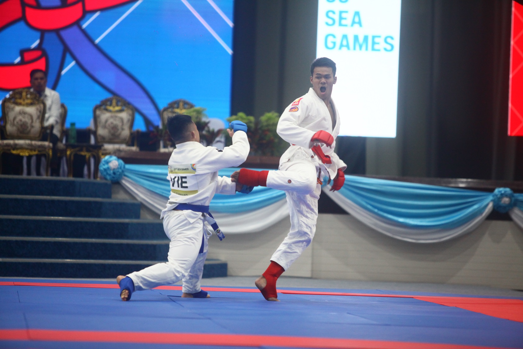 Bị chủ nhà Thái Lan gây bất lợi, nhà vô địch thế giới của Việt Nam thua ngay trận đầu SEA Games - Ảnh 3. Bị chủ nhà Thái Lan gây bất lợi, nhà vô địch thế giới của Việt Nam thua ngay trận đầu SEA Games - Ảnh 3.