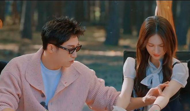 Mỹ nam lộ clip hẹn hò ở Phú Quốc thay bồ, lần này cặp kè Hoa khôi đẹp nhất trường múa?- Ảnh 9. Mỹ nam lộ clip hẹn hò ở Phú Quốc thay bồ, lần này cặp kè Hoa khôi đẹp nhất trường múa?- Ảnh 9.