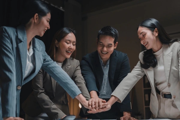 3 kiểu người không thể nghèo: Càng già càng giàu sau tuổi trung niên - Ảnh 1.