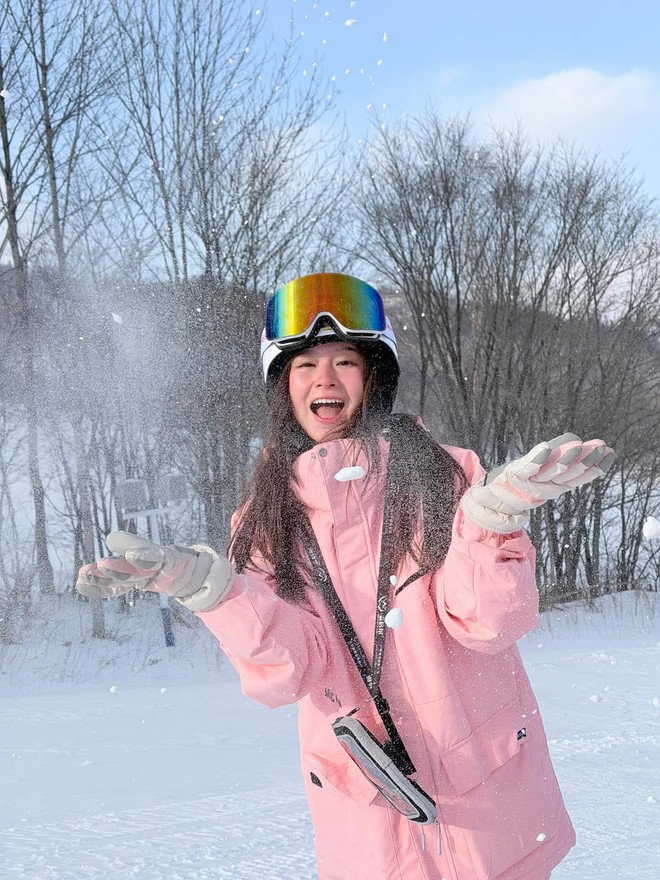 Hot girl Việt cảnh báo khách du lịch Cáp Nhĩ Tân, ra đường bị bỏng đỏ bừng mặt- Ảnh 1.