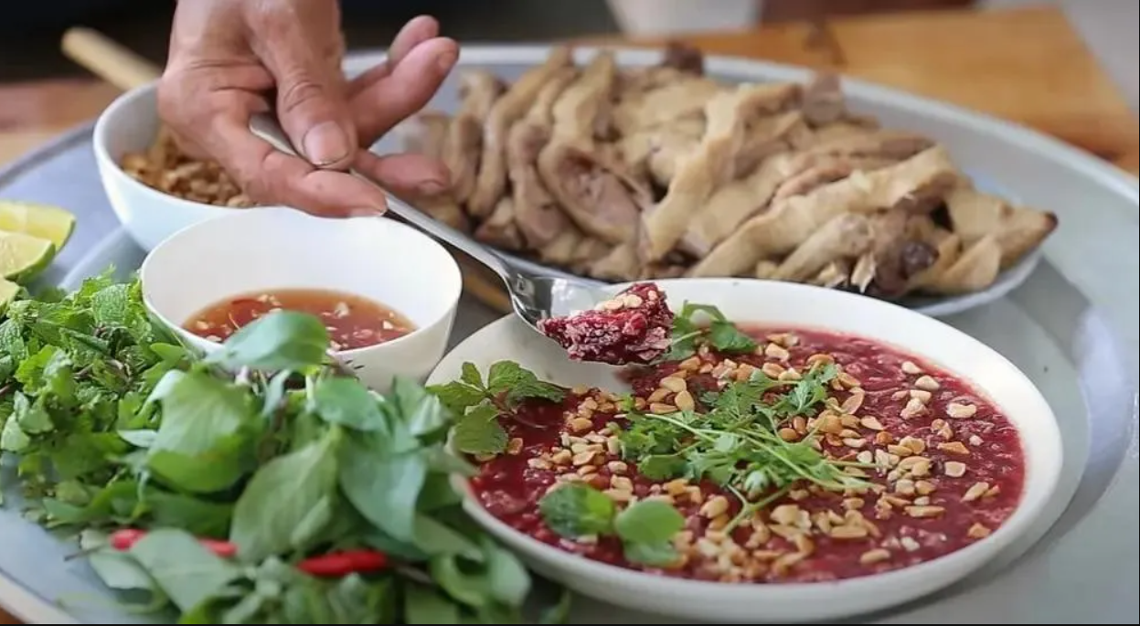 Từng bị coi là "thảm họa ẩm thực", một món ăn Việt bất ngờ lội ngược dòng lọt top 50 ngon nhất thế giới - Ảnh 4.