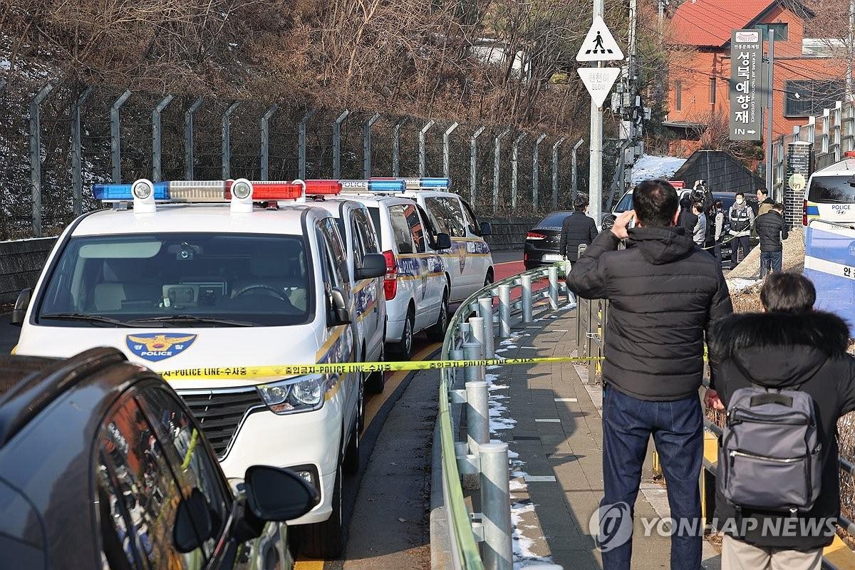 343 ngày tang tóc của showbiz: Hơn chục sao đột tử, hết tự sát, bạo bệnh lại đến tai nạn ngã lầu đầy uẩn khúc- Ảnh 14.