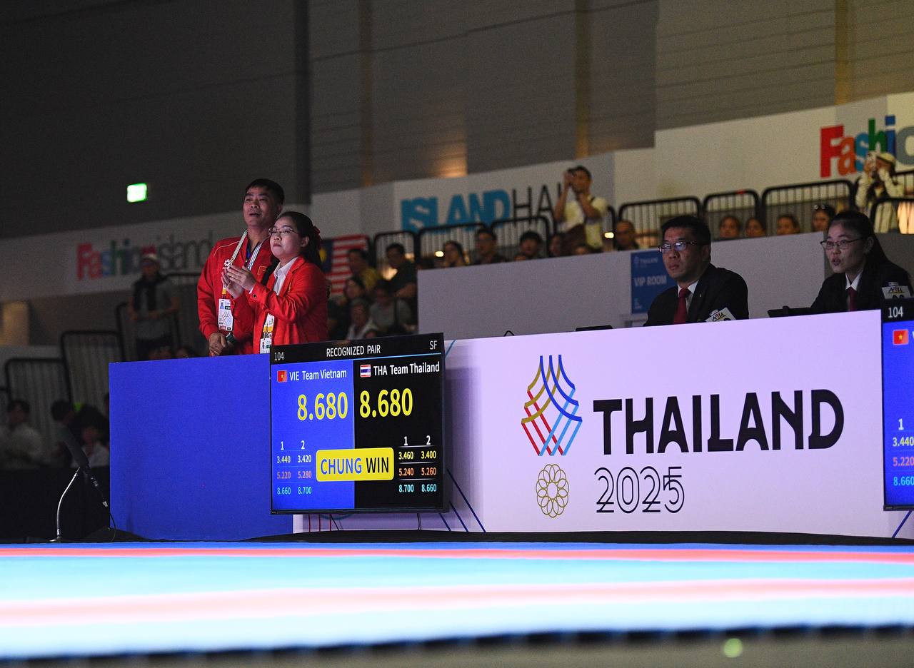 Trai tài gái giỏi Taekwondo Việt Nam ôm nhau bật khóc, vỡ oà cảm xúc khi thắng Thái Lan ở bán kết SEA Games 33- Ảnh 6.