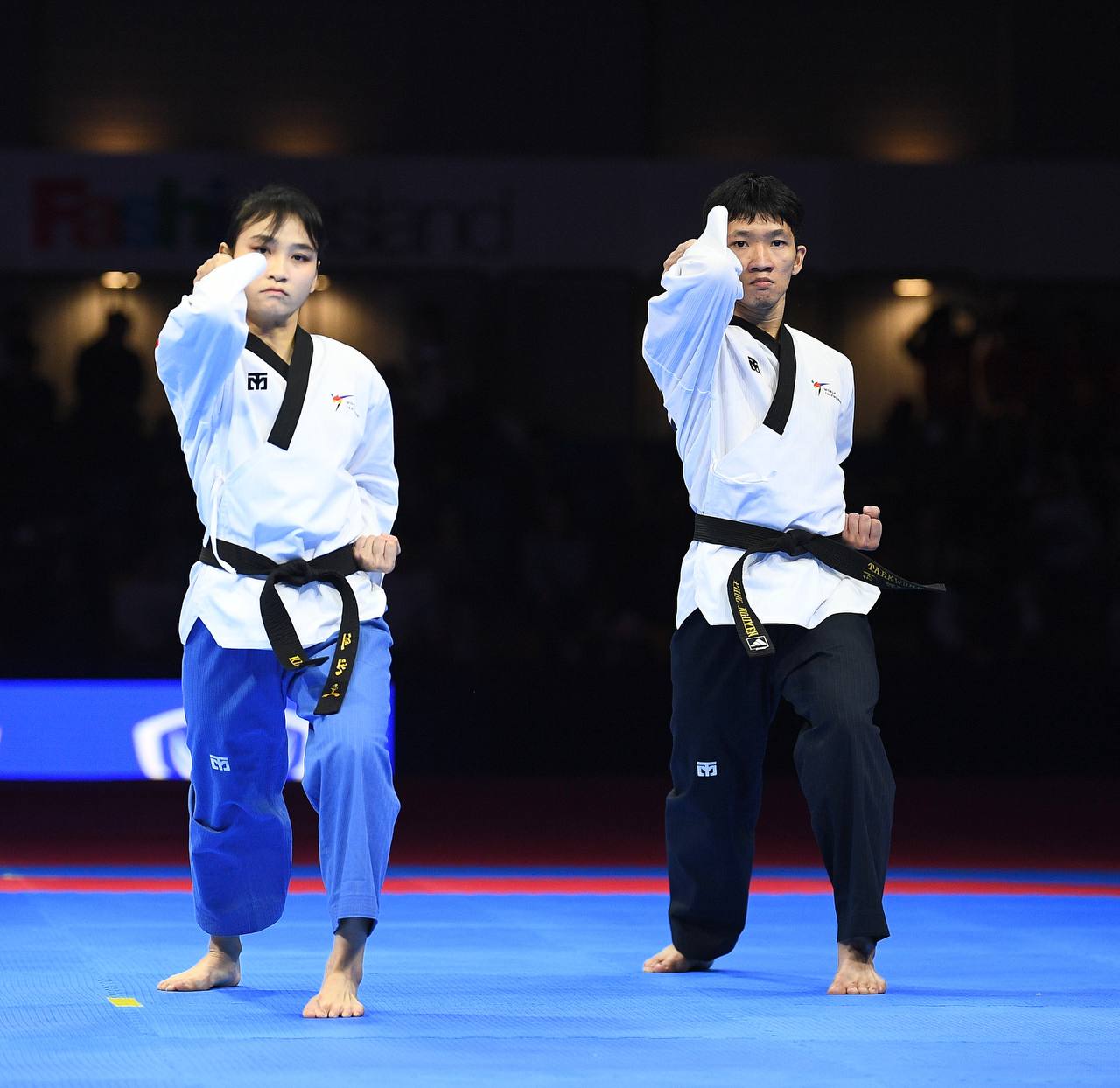 Tuyển thủ Việt Nam ôm đầu buồn bã khi thua đầy tranh cãi ở chung kết SEA Games, BHL khiếu nại cực căng- Ảnh 4. Tuyển thủ Việt Nam ôm đầu buồn bã khi thua đầy tranh cãi ở chung kết SEA Games, BHL khiếu nại cực căng- Ảnh 4.