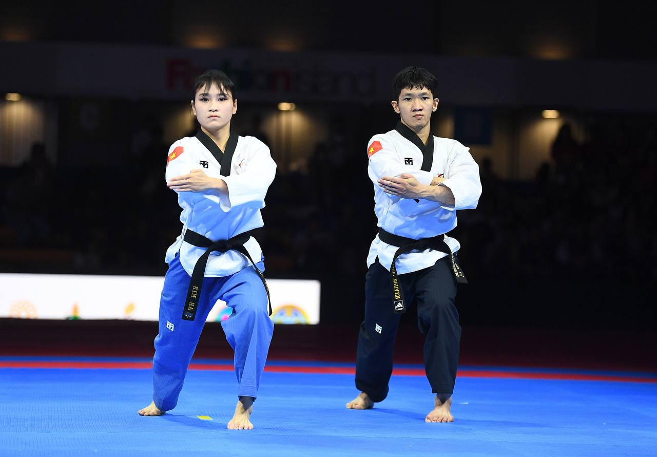 Tuyển thủ Việt Nam ôm đầu buồn bã khi thua đầy tranh cãi ở chung kết SEA Games, BHL khiếu nại cực căng- Ảnh 1. Tuyển thủ Việt Nam ôm đầu buồn bã khi thua đầy tranh cãi ở chung kết SEA Games, BHL khiếu nại cực căng- Ảnh 1.