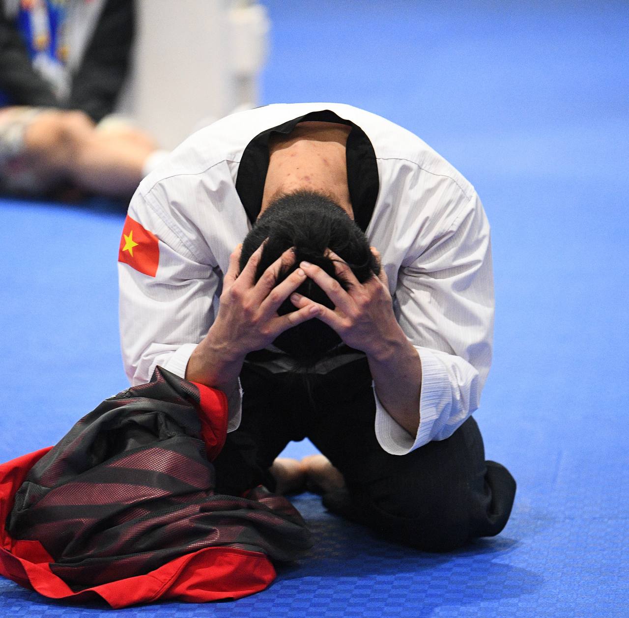 Tuyển thủ Việt Nam ôm đầu buồn bã khi thua đầy tranh cãi ở chung kết SEA Games, BHL khiếu nại cực căng- Ảnh 10. Tuyển thủ Việt Nam ôm đầu buồn bã khi thua đầy tranh cãi ở chung kết SEA Games, BHL khiếu nại cực căng- Ảnh 10.