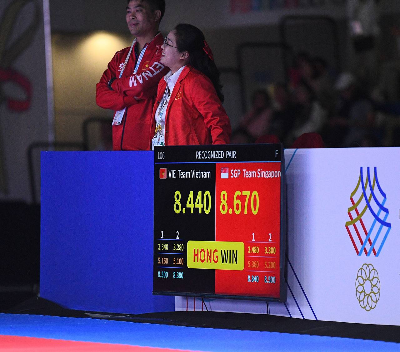 Tuyển thủ Việt Nam ôm đầu buồn bã khi thua đầy tranh cãi ở chung kết SEA Games, BHL khiếu nại cực căng- Ảnh 7. Tuyển thủ Việt Nam ôm đầu buồn bã khi thua đầy tranh cãi ở chung kết SEA Games, BHL khiếu nại cực căng- Ảnh 7.