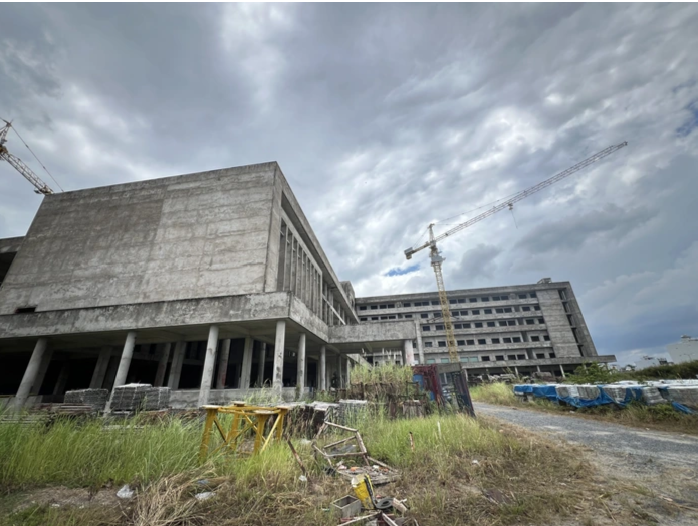 Chủ tịch UBND TP Cần Thơ thông tin về việc mua máy xạ trị cho Bệnh viện Ung bướu - Ảnh 2.