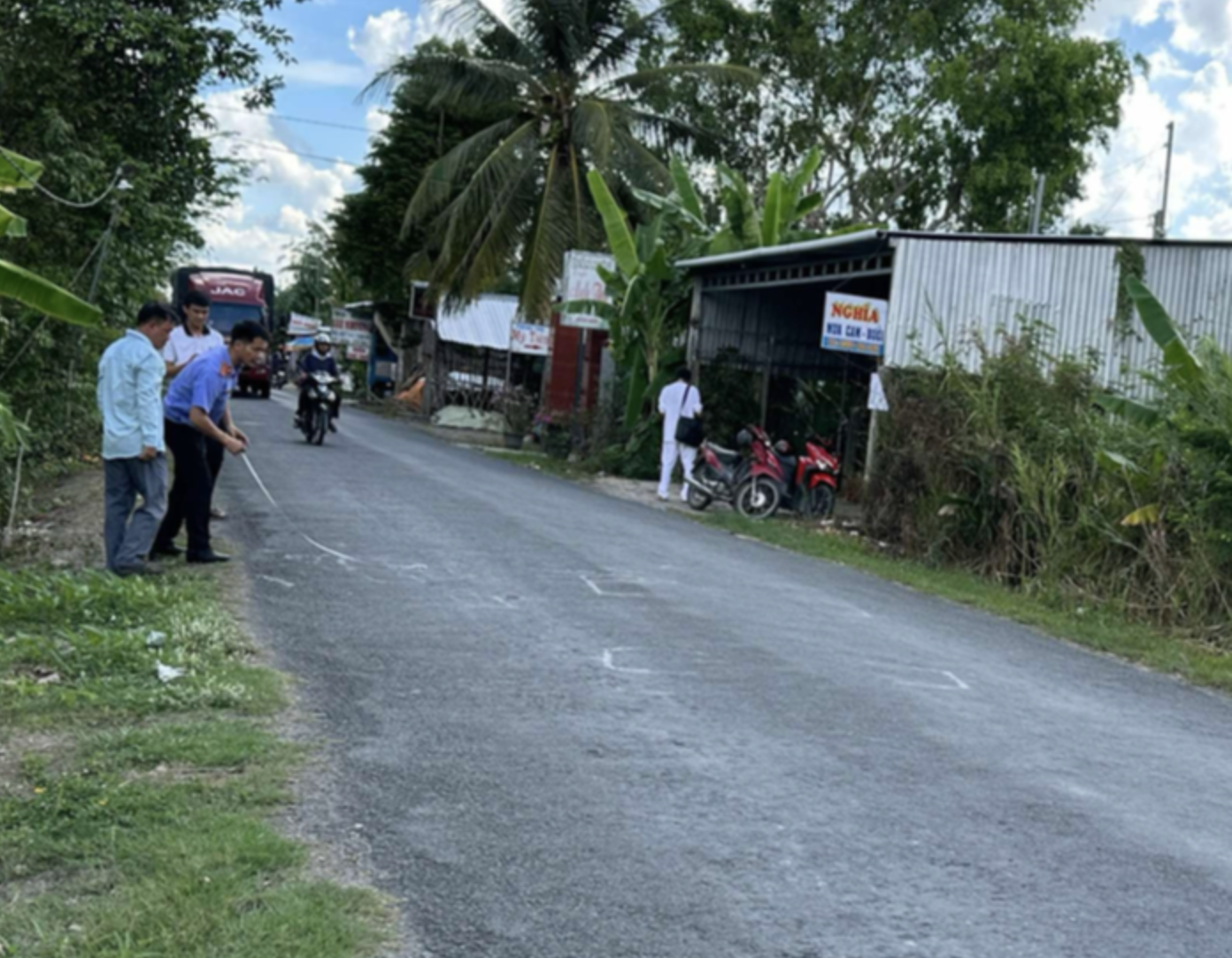 UBND tỉnh Vĩnh Long thông tin vụ nữ sinh 14 tuổi tử vong trong tai nạn giao thông - Ảnh 1. UBND tỉnh Vĩnh Long thông tin vụ nữ sinh 14 tuổi tử vong trong tai nạn giao thông - Ảnh 1.