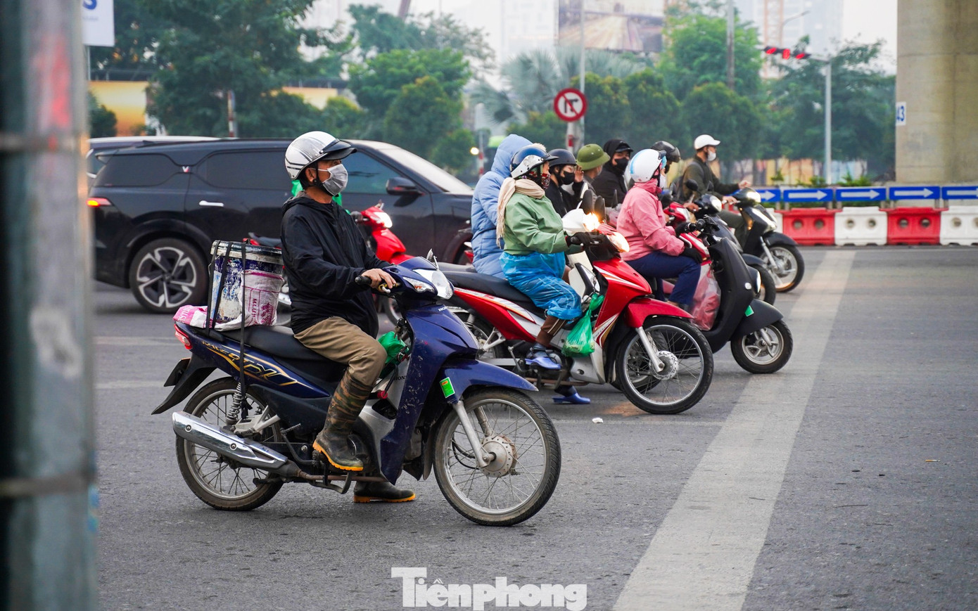 Giao thông Hà Nội cải thiện trong ngày đầu vận hành camera AI Hà Nội - Ảnh 5.
