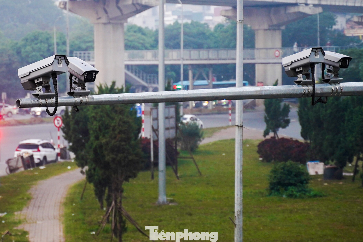 Giao thông Hà Nội cải thiện trong ngày đầu vận hành camera AI Hà Nội - Ảnh 4.