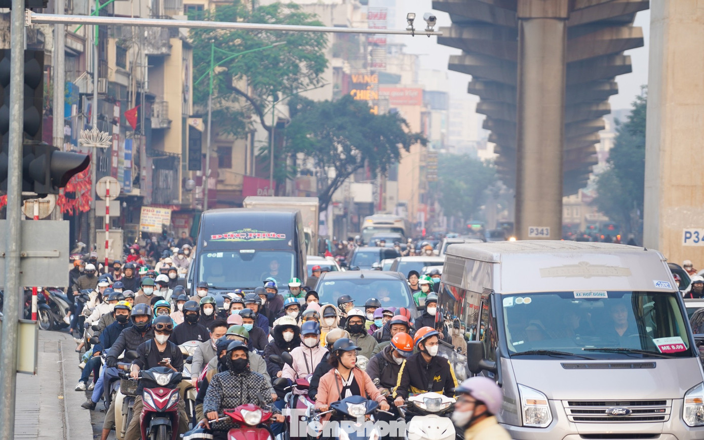 Giao thông Hà Nội cải thiện trong ngày đầu vận hành camera AI Hà Nội - Ảnh 9.