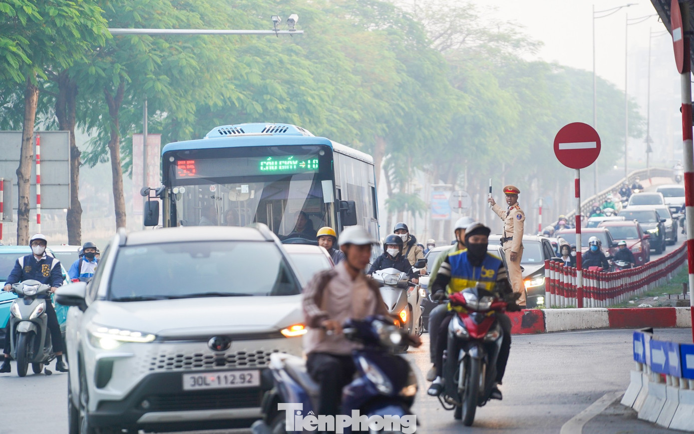 Giao thông Hà Nội cải thiện trong ngày đầu vận hành camera AI Hà Nội - Ảnh 10.