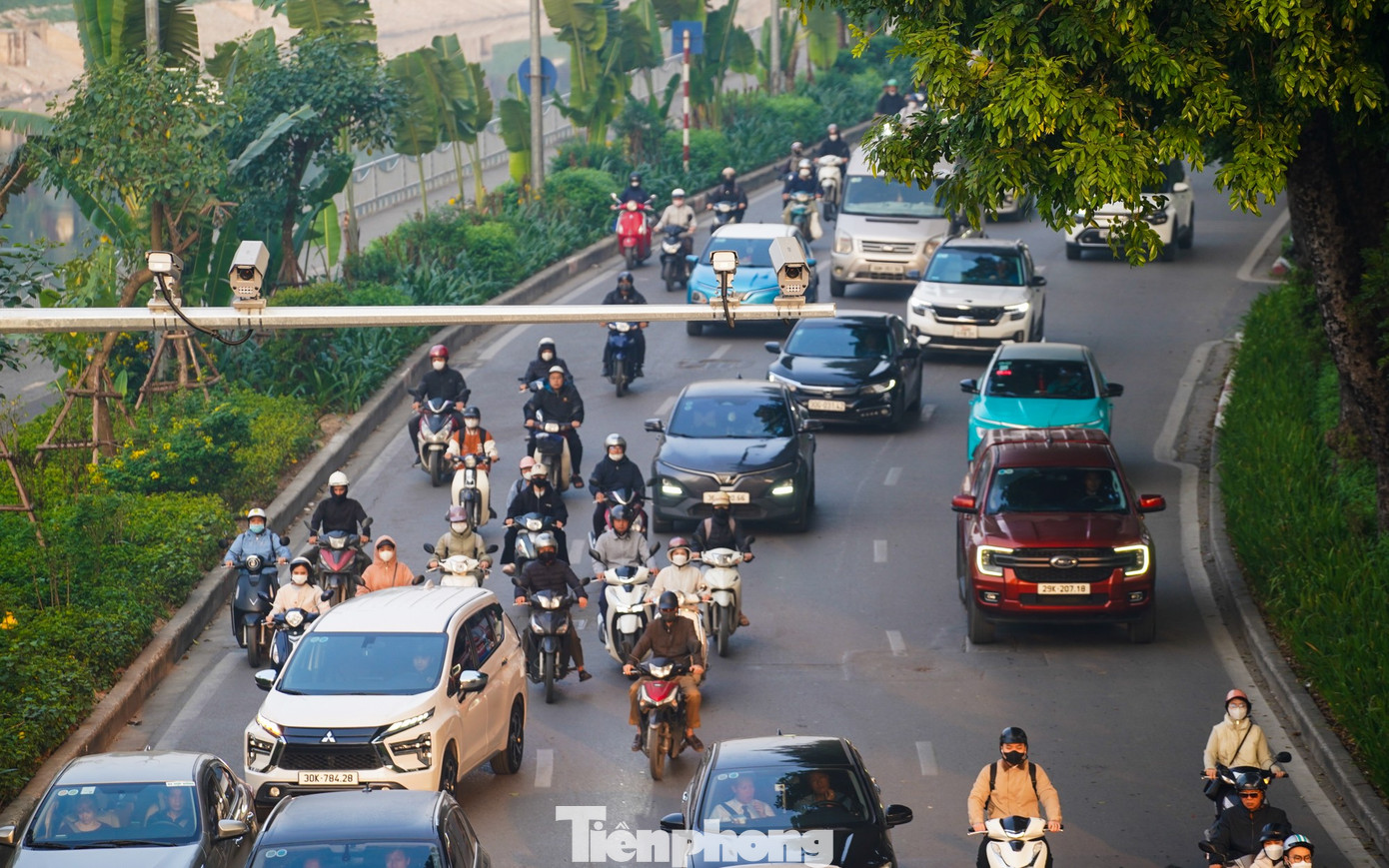 Giao thông Hà Nội cải thiện trong ngày đầu vận hành camera AI Hà Nội - Ảnh 15.