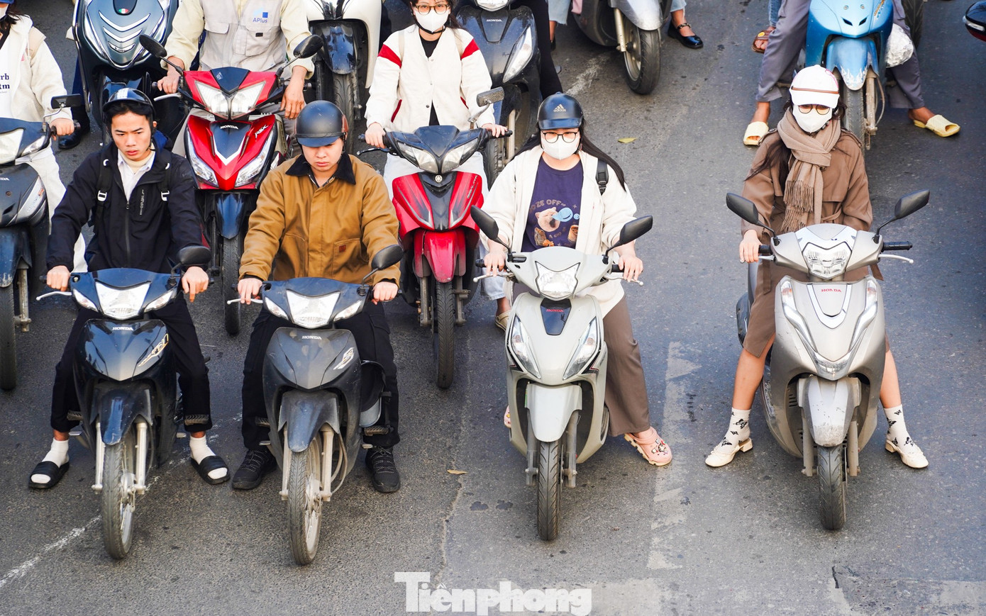 Giao thông Hà Nội cải thiện trong ngày đầu vận hành camera AI Hà Nội - Ảnh 3.