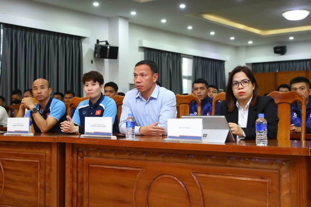 Khai mạc tập huấn giám sát, trọng tài các giải ngoài chuyên nghiệp quốc gia năm 2026 - Ảnh 3.