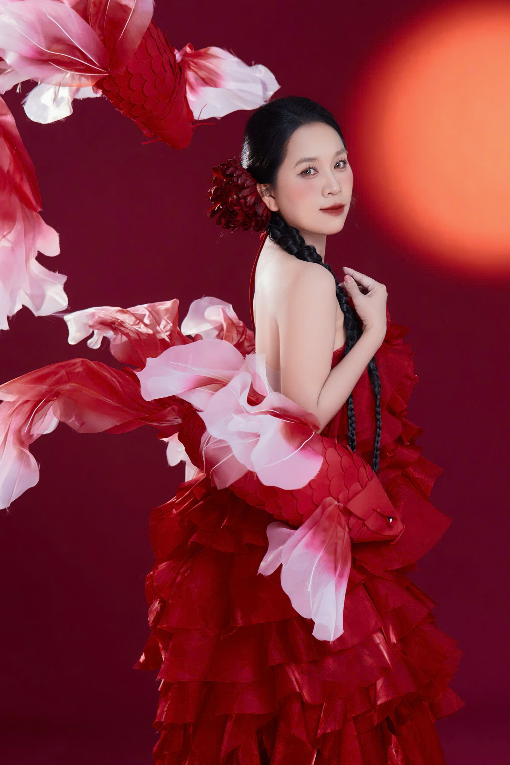 Hồng Phượng trở lại với minishow sau 3 năm biến cố: "Tôi sẽ làm hết sức, không tính lời hay lỗ" - Ảnh 4. Hồng Phượng trở lại với minishow sau 3 năm biến cố: "Tôi sẽ làm hết sức, không tính lời hay lỗ" - Ảnh 4.