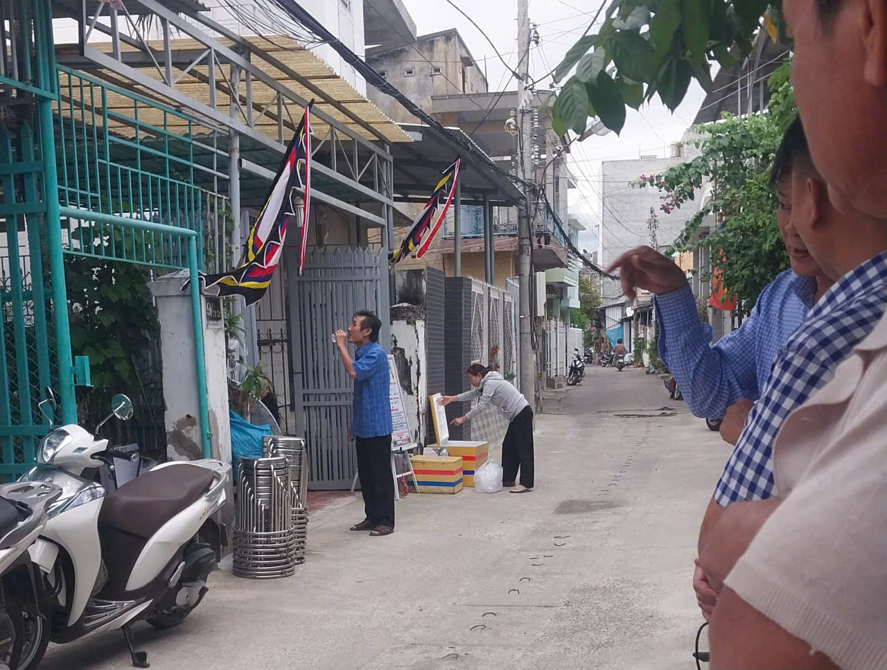 Tang lễ giản dị tiễn đưa nghệ sĩ Thương Tín về cõi vĩnh hằng - Ảnh 2.