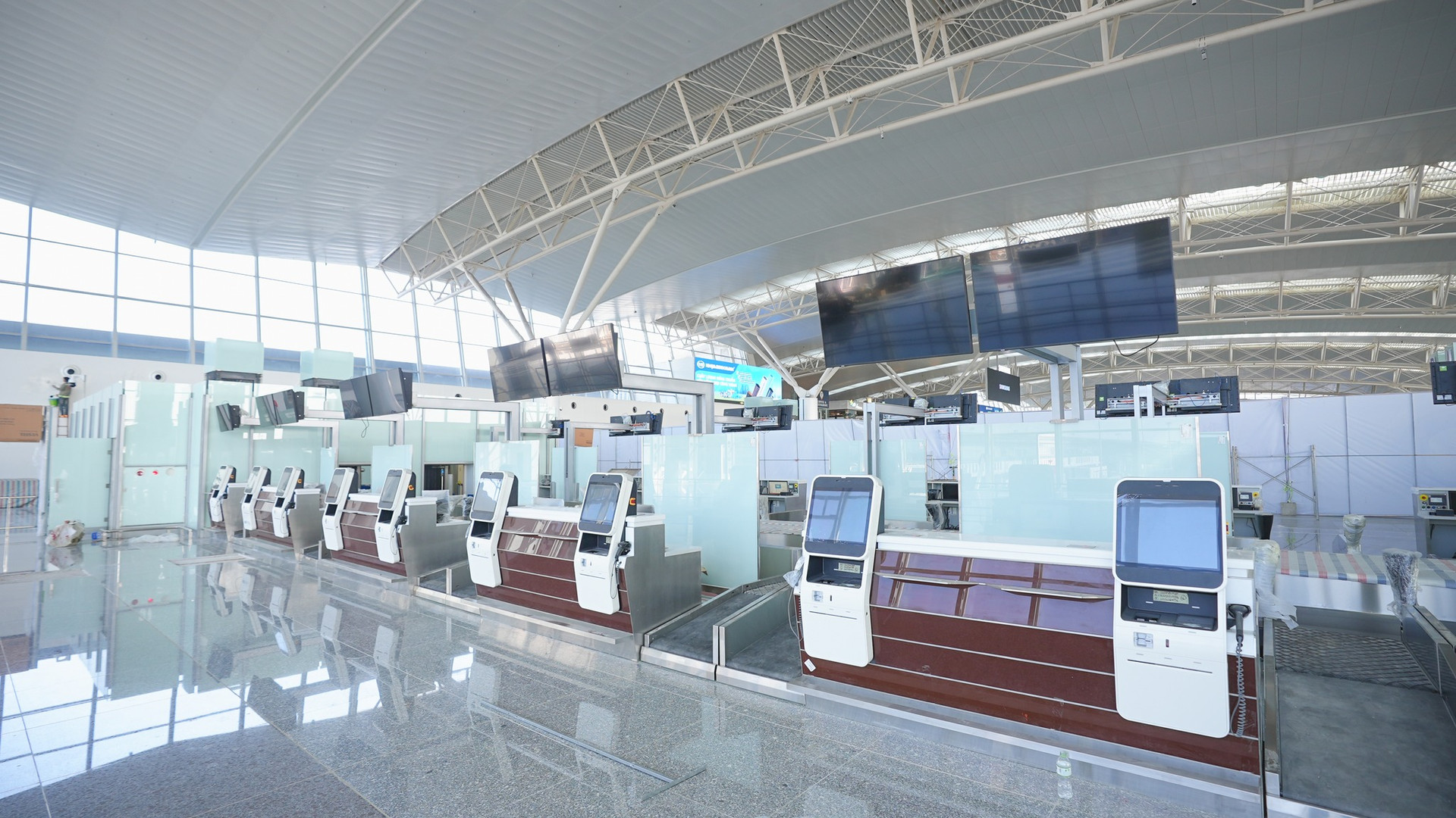 Sân bay nổi tiếng Việt Nam sắp vận hành nhà ga 5.000 tỷ đồng, có cả "phi thuyền' soi chiếu xịn nhất thế giới - Ảnh 4.