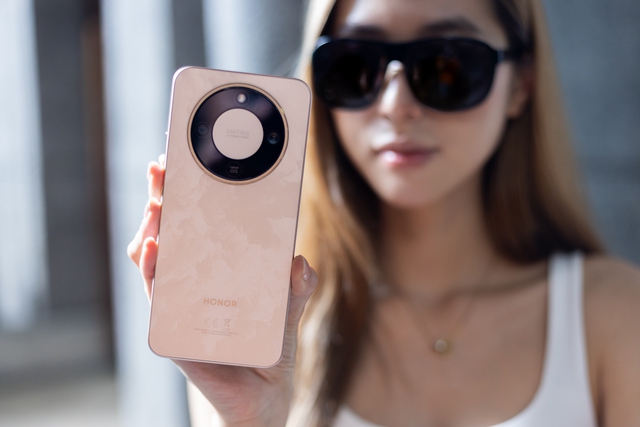 Tăng sốc 400% chỉ sau 48h mở bán: Điện thoại dùng liên tục 3 ngày mới cần sạc gây "sốt" Việt Nam- Ảnh 1.