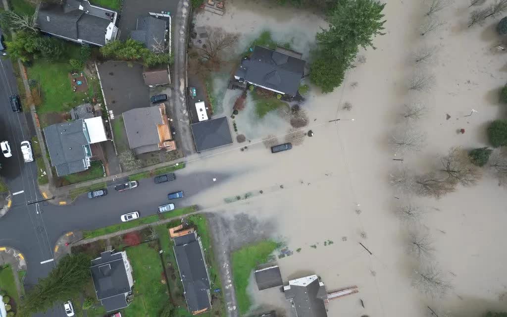 Mưa lớn kỷ lục g&acirc;y lũ nghi&ecirc;m trọng ở bang Washington (Mỹ) - Ảnh 1.