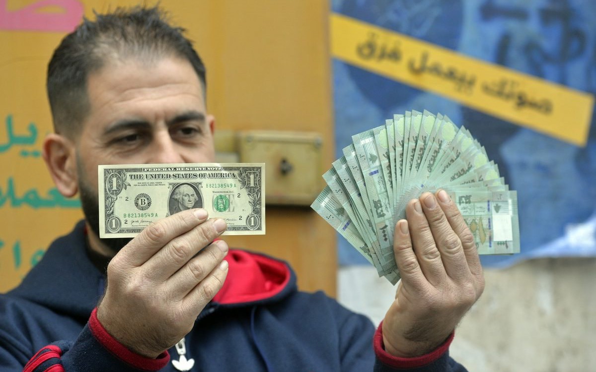 Đồng tiền yếu nhất thế giới sụt giảm đến 98% gi&aacute; trị