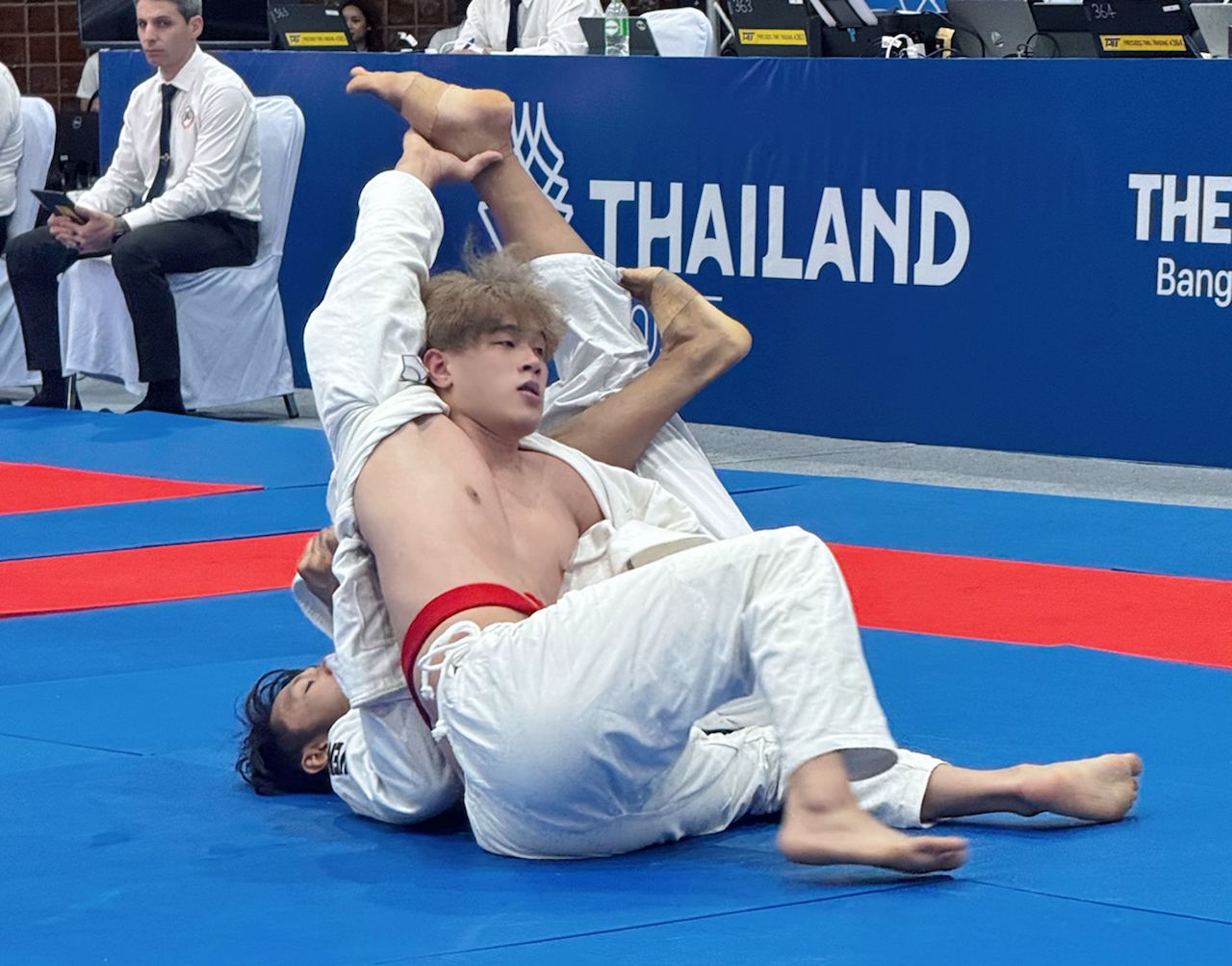 Cận cảnh visual cực phẩm của võ sĩ Việt Nam tại SEA Games, chiều cao 1m83 lý tưởng, nhìn body mới choáng- Ảnh 9.