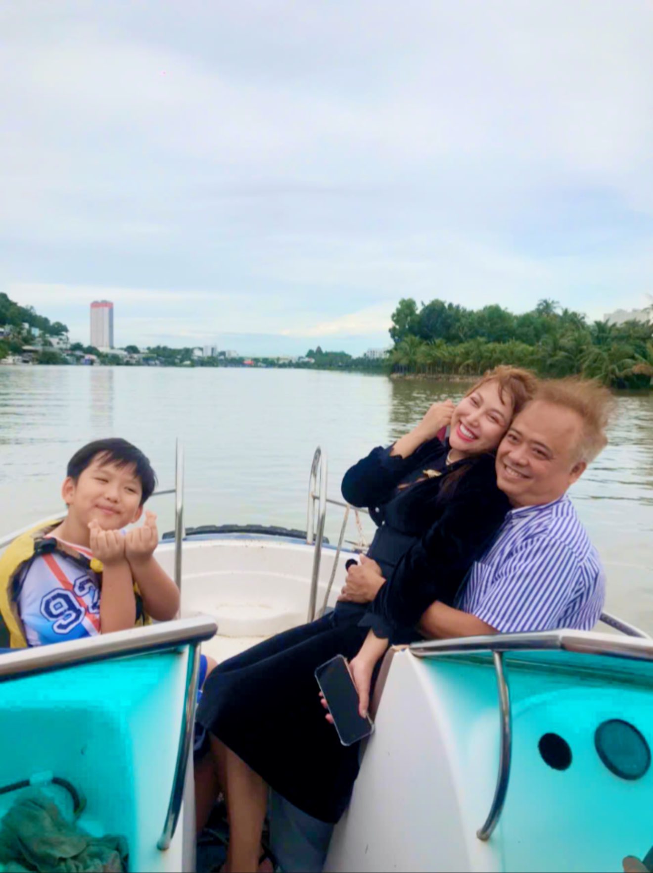 Nữ nghệ sĩ 2 đời chồng nửa đêm đăng status hơn 600 chữ về bạn trai U60 - Ảnh 2.