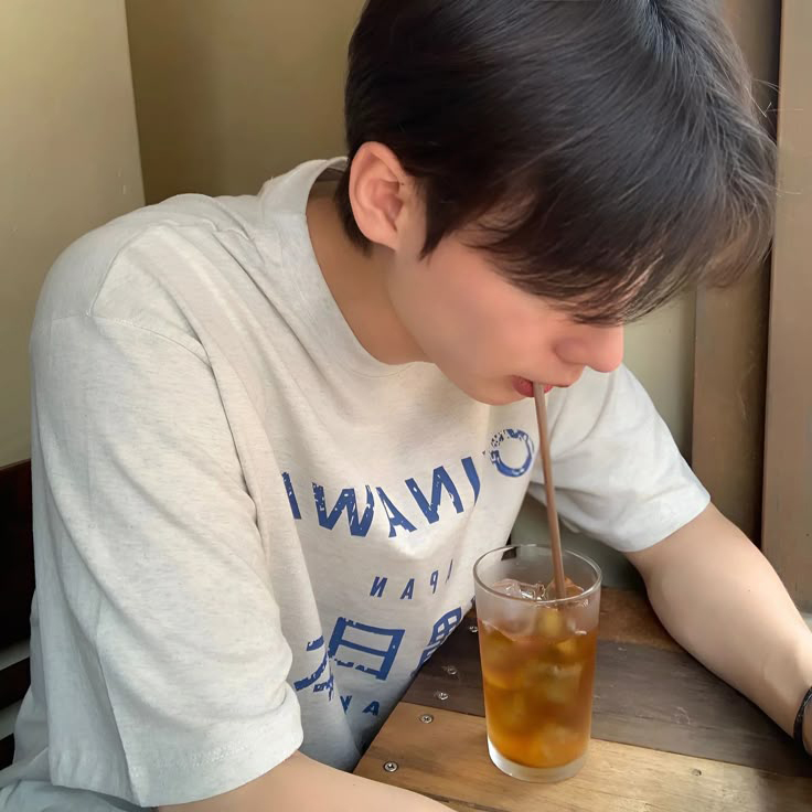 Đến Giờ Tôi Mới Biết Uống Nước Theo 7 Kiểu Này Đang “Phá Thận”, Trước Giờ Cứ Tưởng Uống Càng Nhiều Càng Tốt! - Ảnh 2. Đến Giờ Tôi Mới Biết Uống Nước Theo 7 Kiểu Này Đang “Phá Thận”, Trước Giờ Cứ Tưởng Uống Càng Nhiều Càng Tốt! - Ảnh 2.