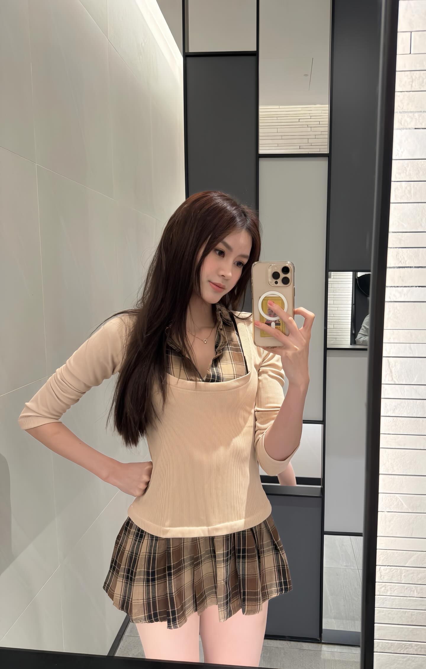 Ngắm đôi chân dài 1m15 của mỹ nhân đấu kiếm Việt, "bản sao Hoa hậu Đỗ Hà" ở SEA Games 33 - Ảnh 10. Ngắm đôi chân dài 1m15 của mỹ nhân đấu kiếm Việt, "bản sao Hoa hậu Đỗ Hà" ở SEA Games 33 - Ảnh 10.