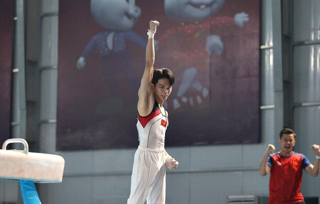 Cận 3 độ vẫn không đeo kính khi thi đấu, hotboy 10x điển trai gây sốt khi giành HCV SEA Games cho Việt Nam- Ảnh 8. Cận 3 độ vẫn không đeo kính khi thi đấu, hotboy 10x điển trai gây sốt khi giành HCV SEA Games cho Việt Nam- Ảnh 8.