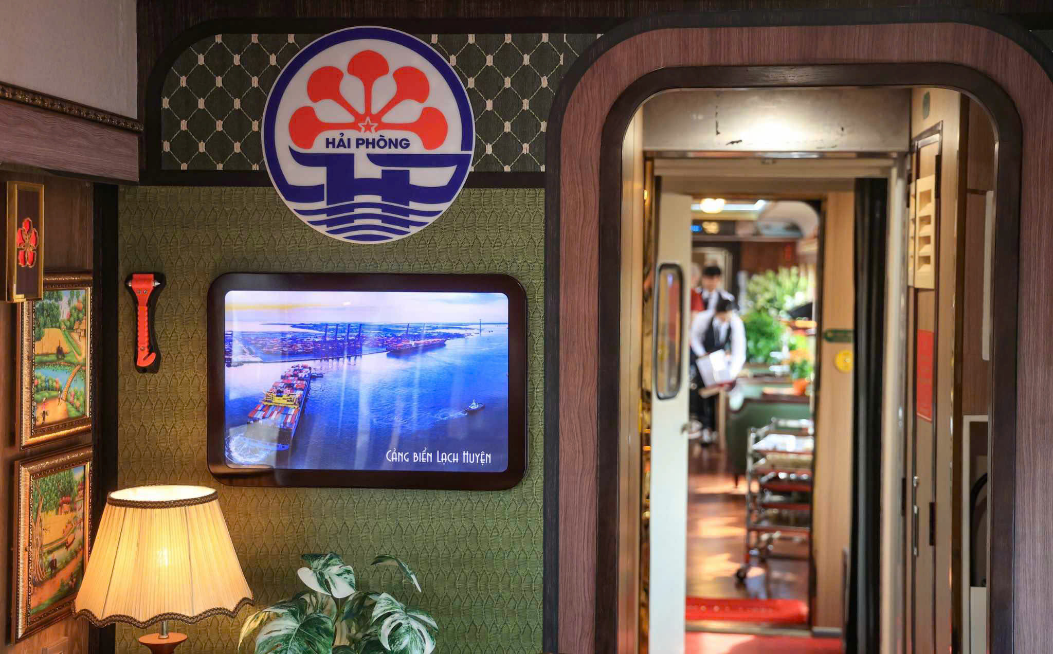 Chuyến tàu đi hơn 100km, được nhận xét "sang như máy bay thương gia": Thu 100 tỷ sau 7 tháng hoạt động - Ảnh 3.