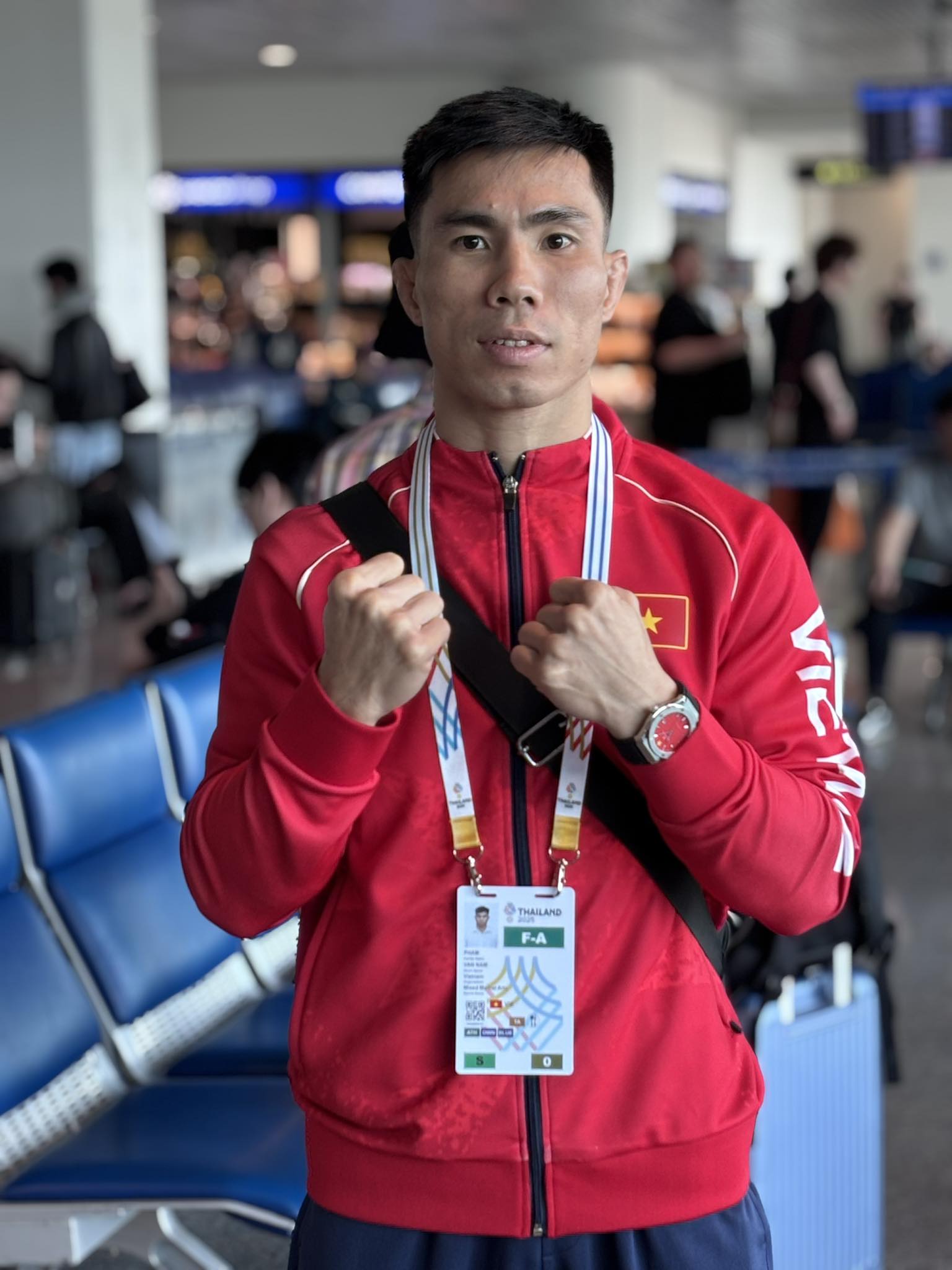 Thanh niên chạy xe ôm thành võ sĩ MMA đi thi SEA Games: 100 triệu người Việt xúc động vì 1 chi tiết- Ảnh 1. Thanh niên chạy xe ôm thành võ sĩ MMA đi thi SEA Games: 100 triệu người Việt xúc động vì 1 chi tiết- Ảnh 1.