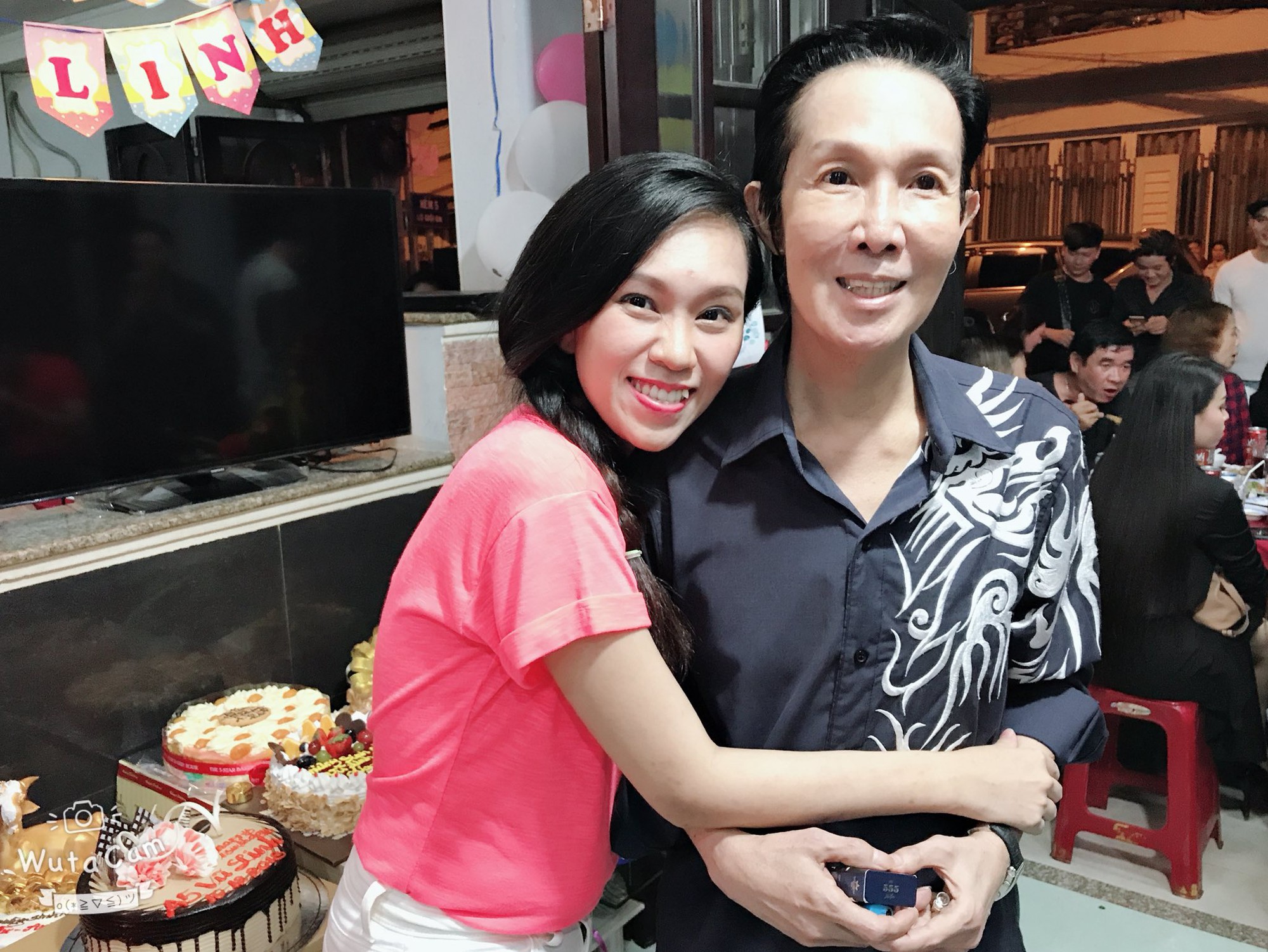 Hậu duệ của “ông hoàng cải lương Hồ Quảng”: Sự nghiệp bế tắc vì scandal đời tư, phải ở ẩn bán hủ tiếu - Ảnh 2. Hậu duệ của “ông hoàng cải lương Hồ Quảng”: Sự nghiệp bế tắc vì scandal đời tư, phải ở ẩn bán hủ tiếu - Ảnh 2.