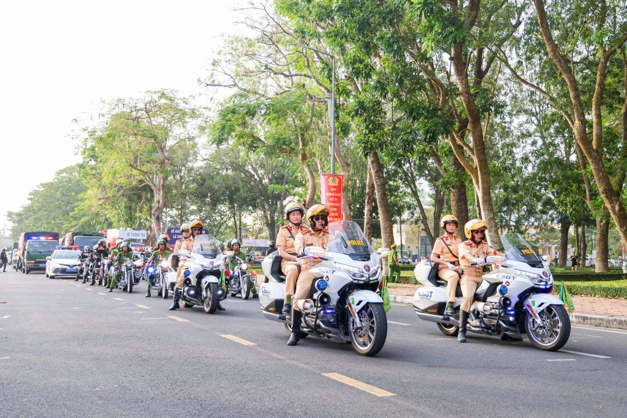 CSGT toàn quốc đồng loạt ra quân thực hiện 1 nhiệm vụ từ 10h sáng mùng 1 Tết Nguyên đán - Ảnh 3.