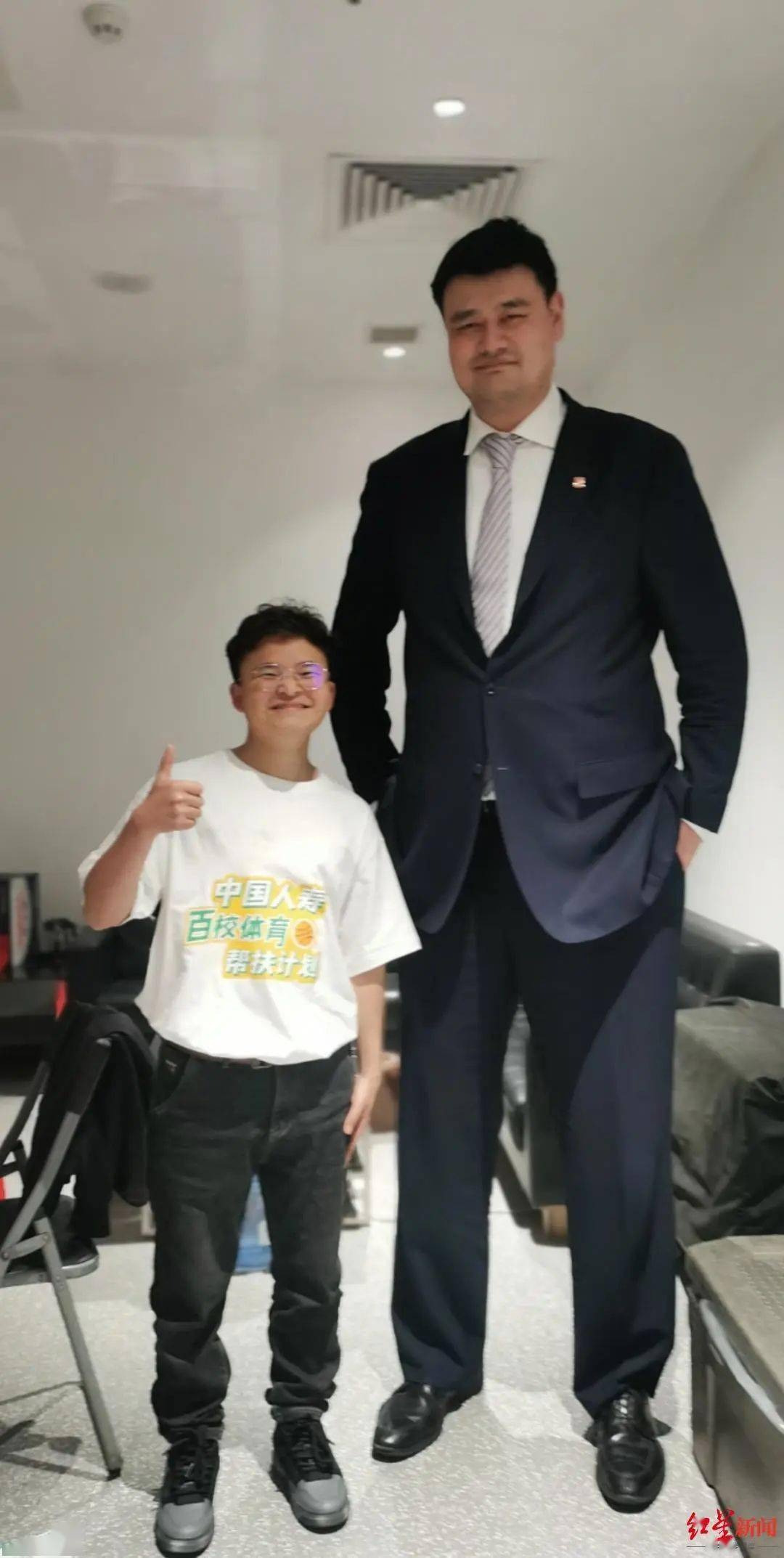 Cậu bé 9 tuổi cứu bạn trong trận động đất lịch sử ở Tứ Xuyên năm 2008: 17 năm sau, cuộc đời rẽ hướng đầy bất ngờ - Ảnh 4. Cậu bé 9 tuổi cứu bạn trong trận động đất lịch sử ở Tứ Xuyên năm 2008: 17 năm sau, cuộc đời rẽ hướng đầy bất ngờ - Ảnh 4.